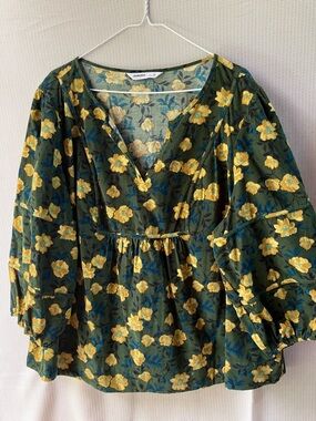 SONOMA Green Floral V-Neck Tunic with Yellow Blooms